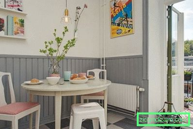 Grup de mese în bucătărie în stilul unei cafenele franceze