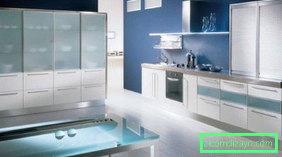 uimitoare-bucătărie-layout-interior-design_steel-inox-countertop_white-albastru-cabinet_blue-pictura-perete-decor_glass-sufragerie-table_backsplash-idei